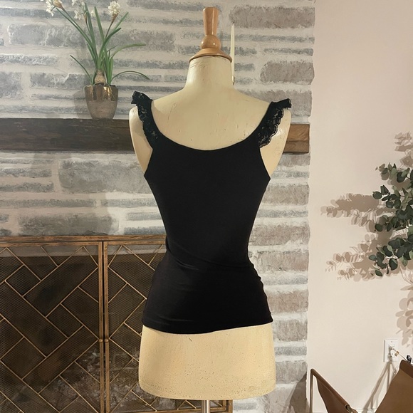 Guess black ribbed tank with lace strap flutter detail size small - Picture 3 of 5